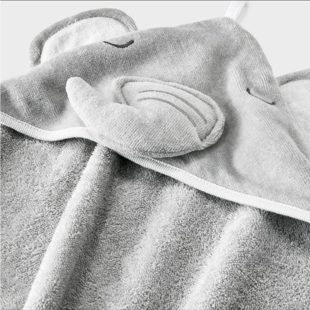 CLOUD ISLAND | HOODED ELEPHANT TOWEL